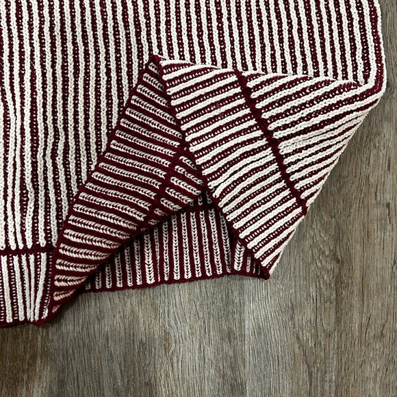 New In Women’s Striped Maroon and White Tunic Top Size Large - Picture 6 of 8